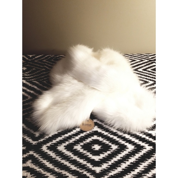 Faux Fur Scarf - Picture 4 of 4